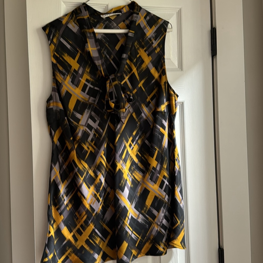 Kasper Black and Yellow Women's Sleeveless Top